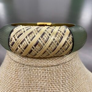 NWOT Alexis Bittar Green Lucite And Woven Rattan Hinged Bracelet